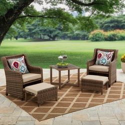 BRAN NEW PATIO SET 5 PIECES 