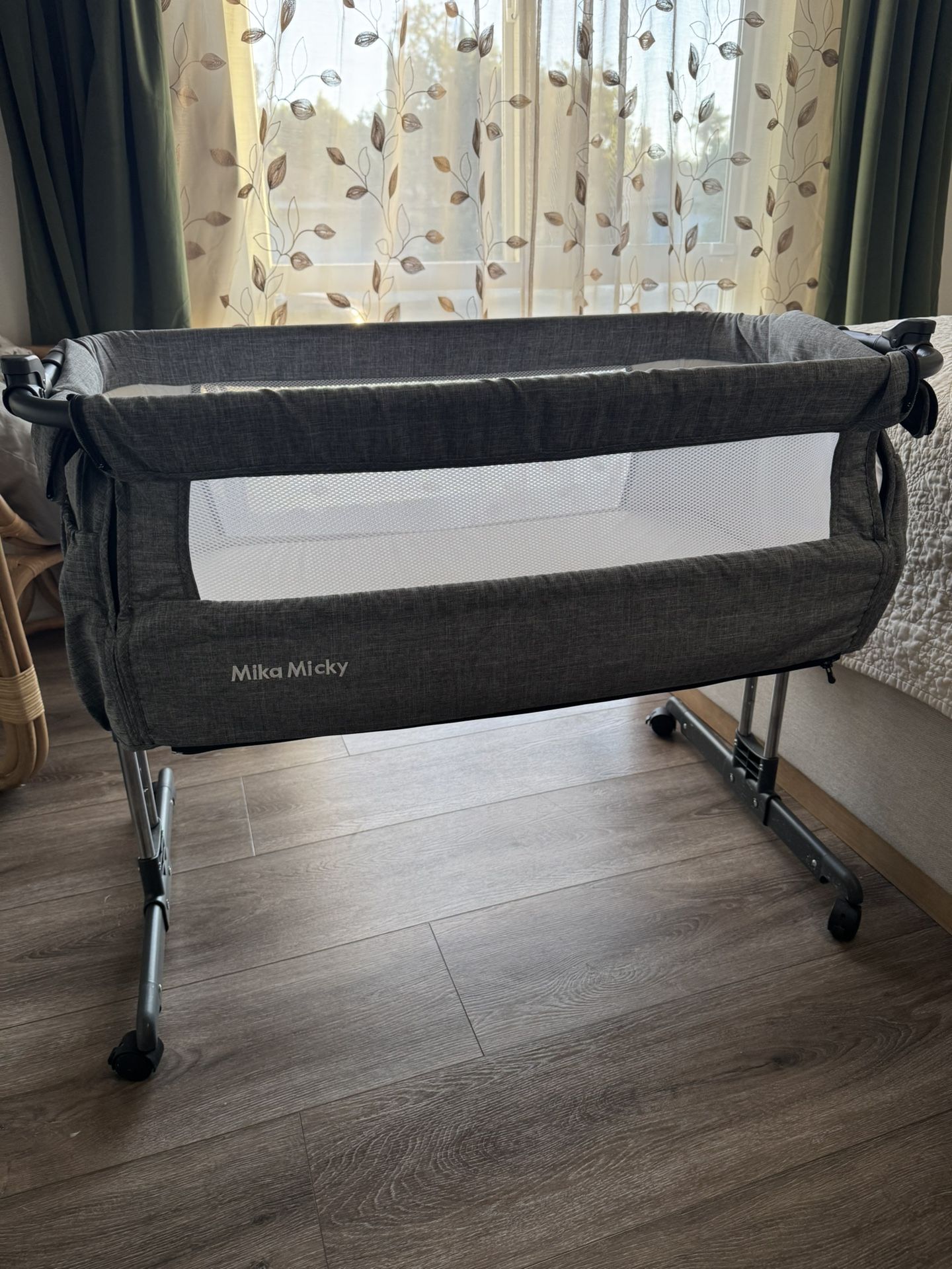 Mika Micky Bedside Bassinet with Mattress and Accessories – Like New