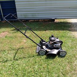 Push Lawn Mower Like New But Missing the Air filter and cover 