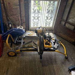 12” Sliding Compound Saw Dewalt