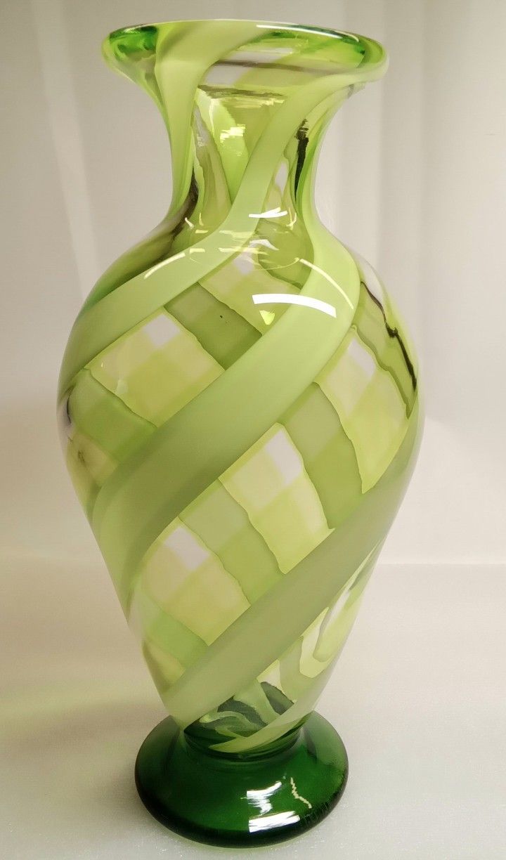 Vintage Vetro Eseguito Da Maestri Di Murano Green Swirl Glass Art Vase Italy 10.5"