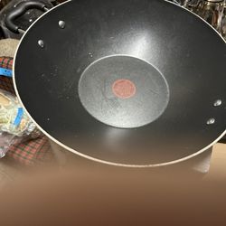 Nice Large Skillet 