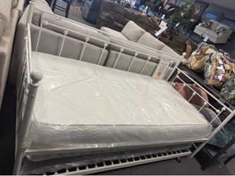 Twin Daybed with Trundle , includes both mattresses