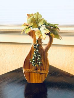 Dry vases made hardwood
