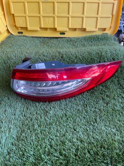2014 Ford Fusion Passenger/Right Side Tail Light