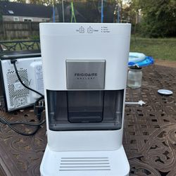 Whiskey Ball Ice Maker