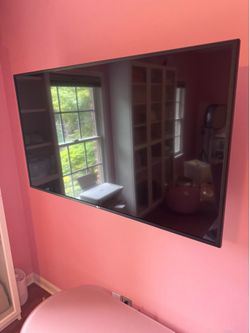 QUALITY 46’ LG Flat Screen TV
