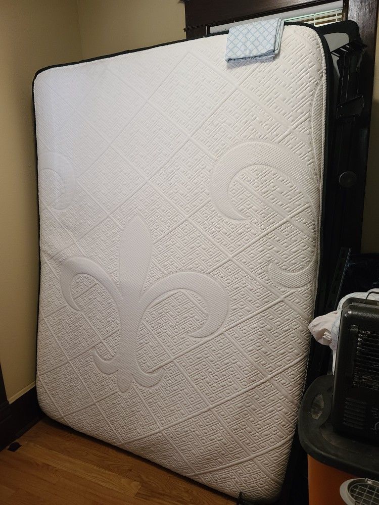 Stearns & Foster Queen Mattress Set