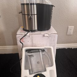 Juice extractor. Extractor de jugos