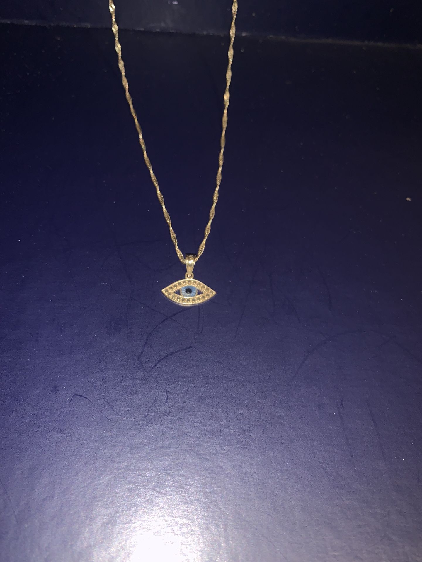 Eye Pendant With Chain 10k