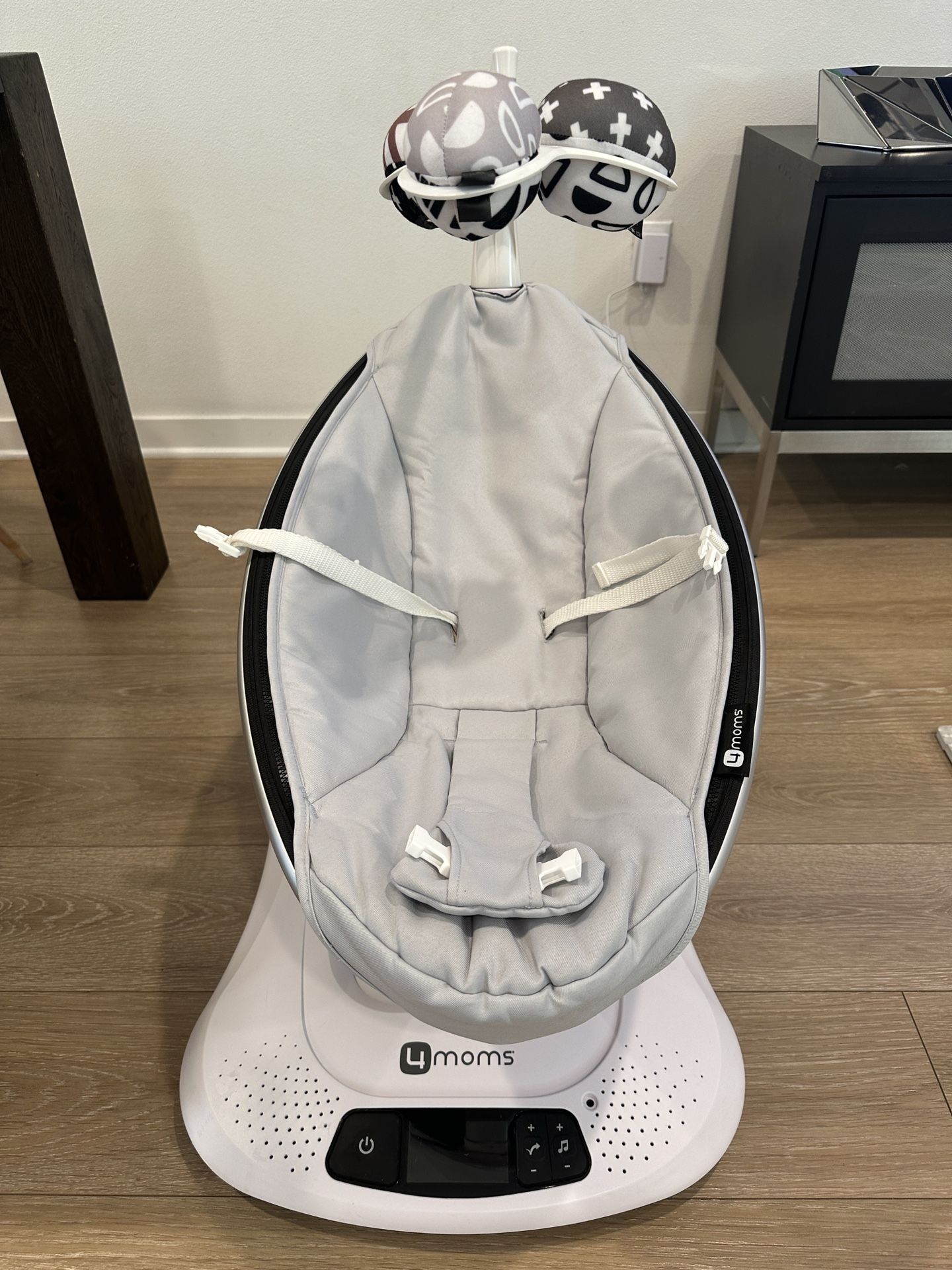 For sale: 4Moms MamaRoo Swing in excellent condition!