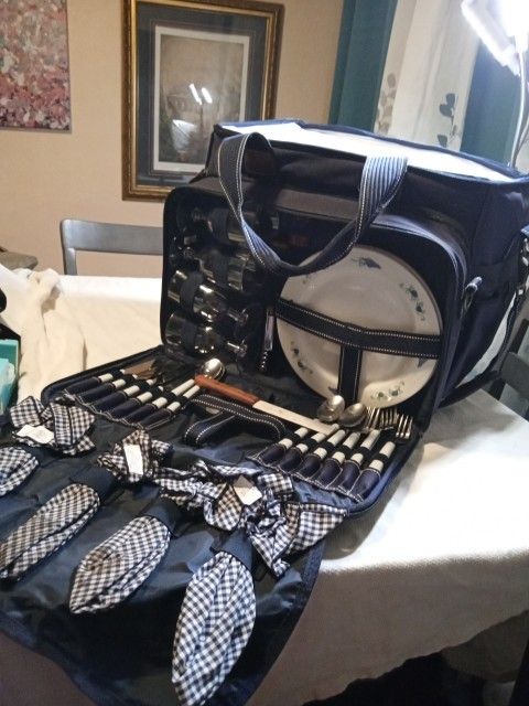 PING Picnic At Ascot The Original Insulated Picnic Basket Cooler