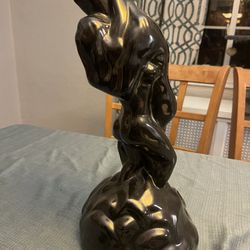 Two Lovers Statues 