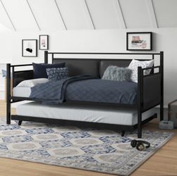 Upholstered Daybed With Trundle