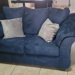 Raymond And Flanigan Loveseat