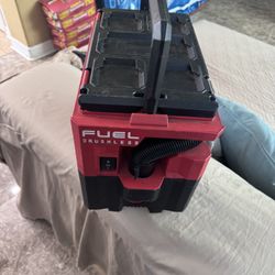 Milwaukee M18 Vacuum 