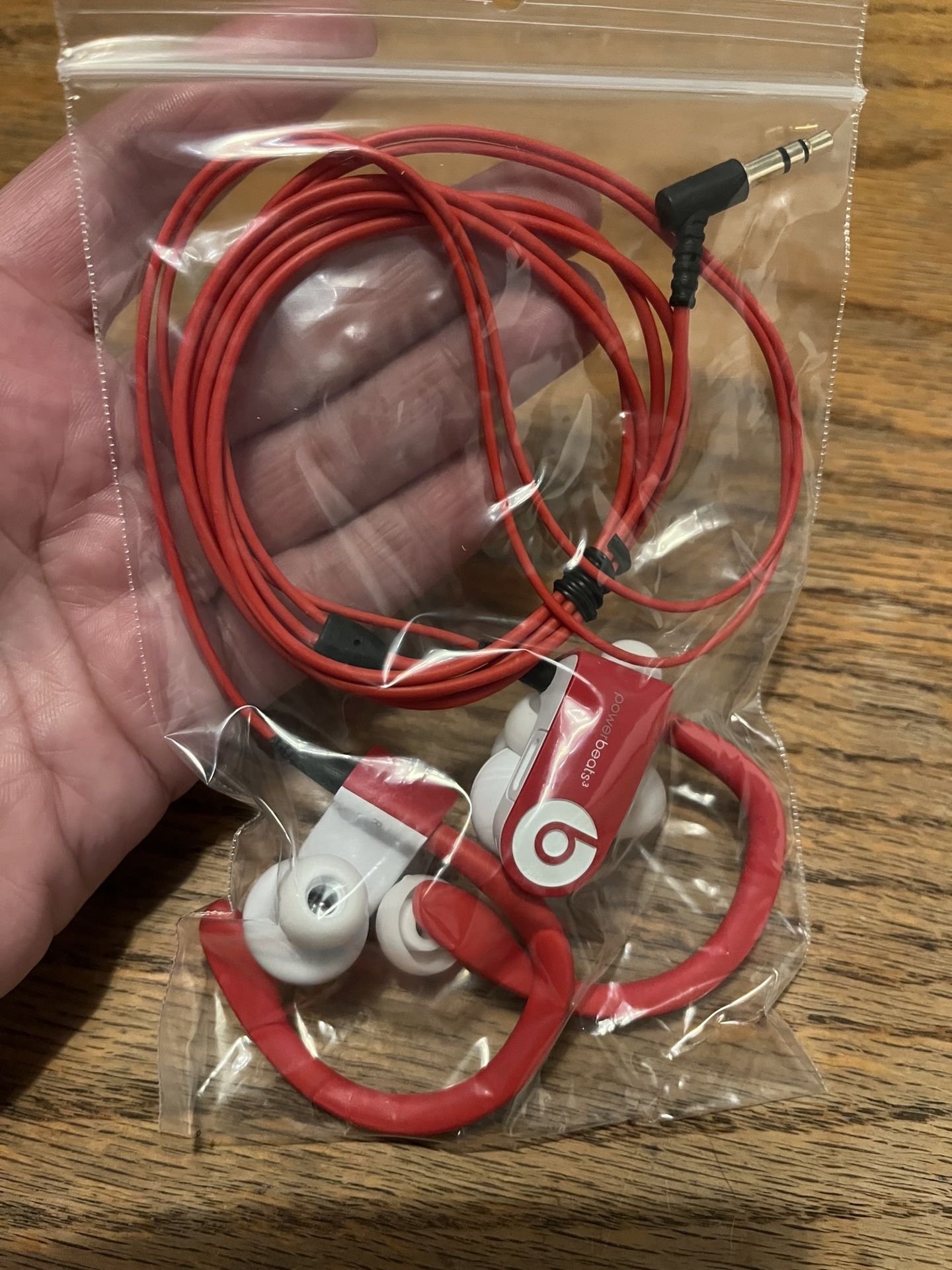 Brand New Beats Hook Earbuds 3 Different Size Silicone Cushions