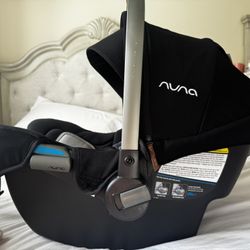 NUNA car seat With Base 