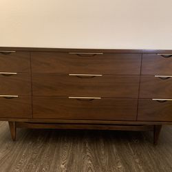 Beautiful Mid Century Modern Dresser