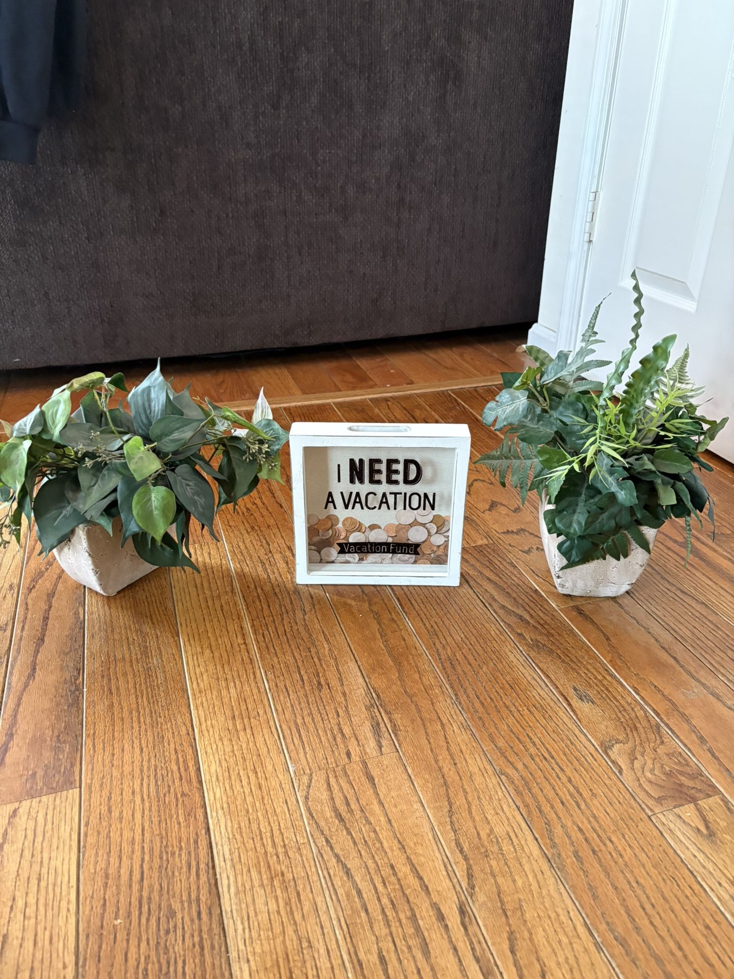 Decor Artificial Plants And Vacation Bank