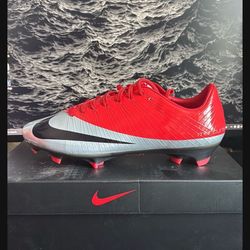 NIKE MERCURIAL SUPERFLY RGN 9.5