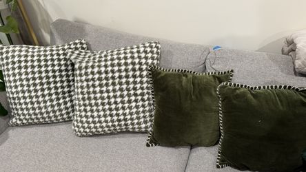$10 THROW PILLOWS