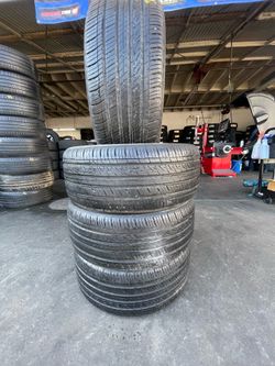 Vendo un set de 4 llantas usadas Kumho  225/45R17  en perfectas condiciones las 4 instalacion y balanceo gratis