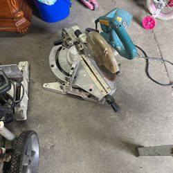 Makita  Saw