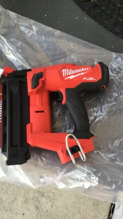 Firm price Milwaukee m18 fuel 18g Brad nailer used good. Tool only/ precio firme”
