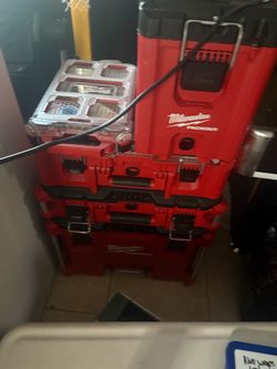 Milwaukee Packout + dewalt 20 v power tool bundle