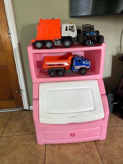 use toy chest by step 2 in pink