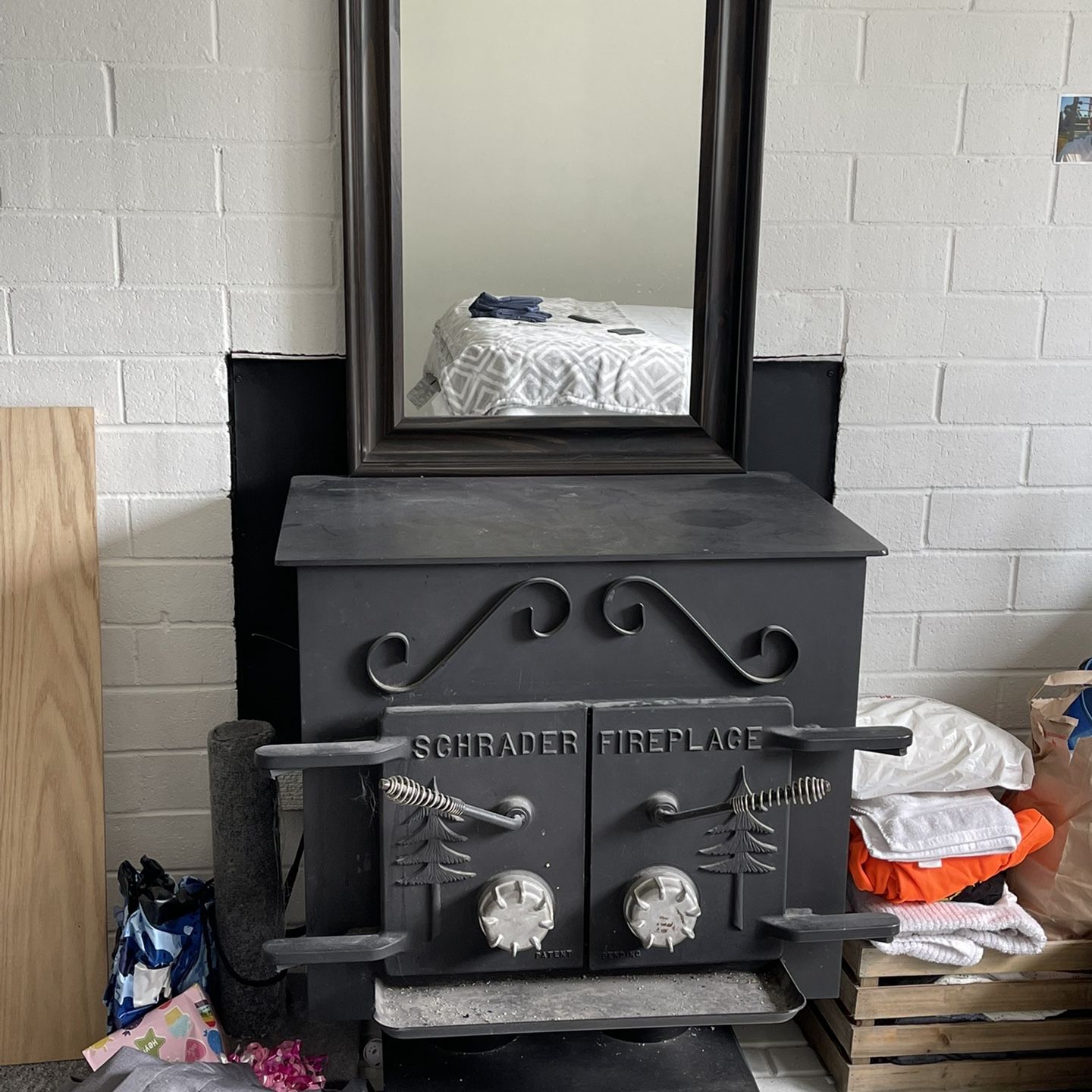 Vintage Schrader Wood Stove for Sale in Seattle, WA - OfferUp