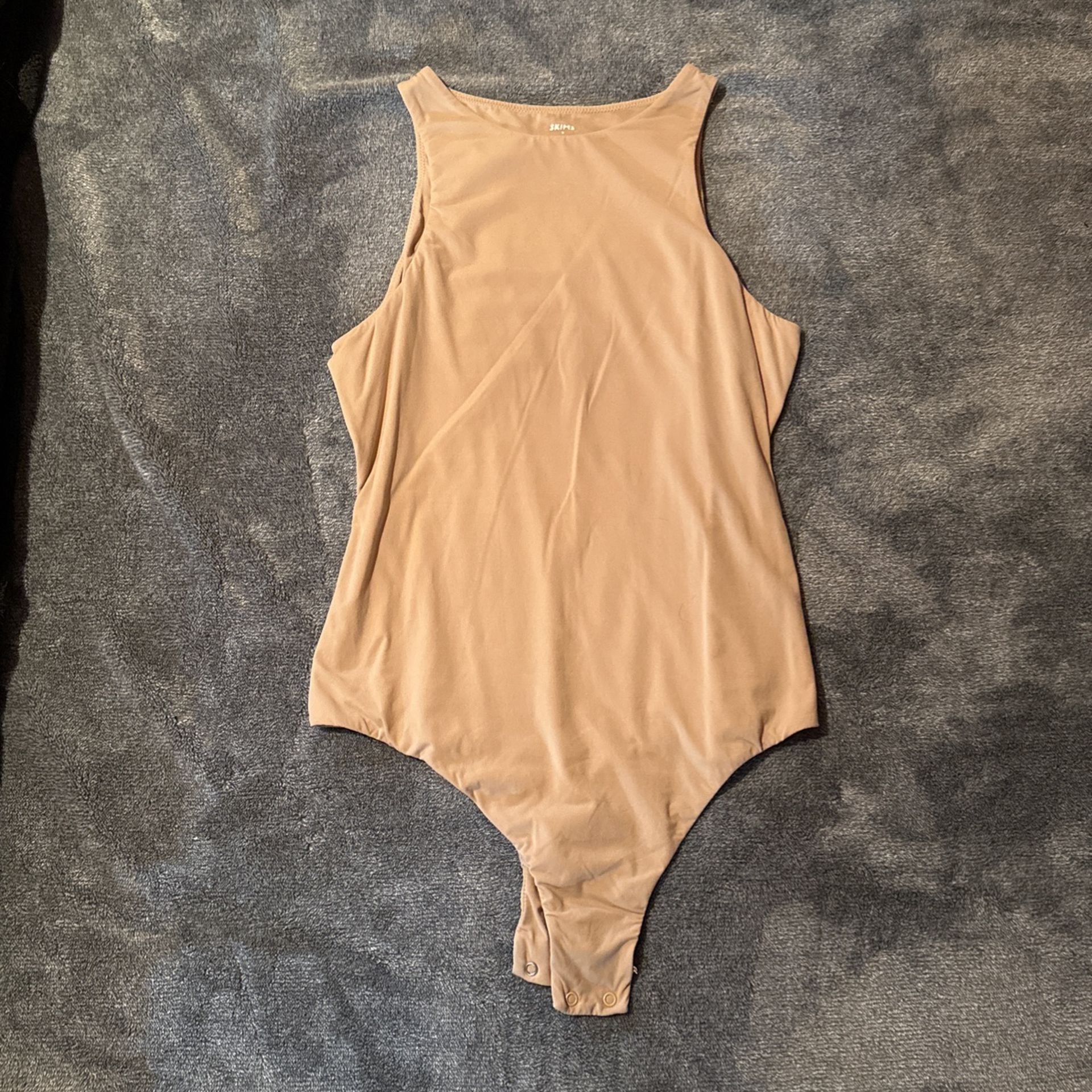 Skims Medium Bodysuit