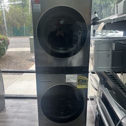 $1399 LG WashTower Stacked SMART Laundry Center 4.5 Cu Ft Front Load Washer & 7.4 Cu Ft Gas Dryer