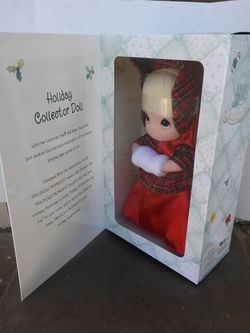2000 Precious Moments Holiday Doll