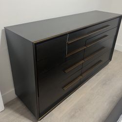 SOLID HARDWOOD 8 Drawer DRESSER 