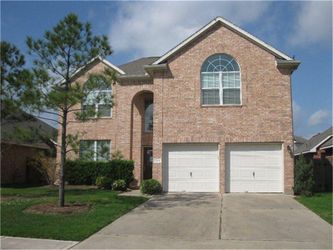 4bedroom, 2.5 bath, 2500 sq ft home for lease