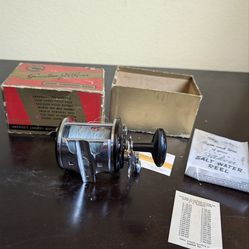 Vintage Jilcox Bronson 325L Surf Casting Reel with Box