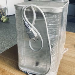 NESPRESSO COFFEE MAKER