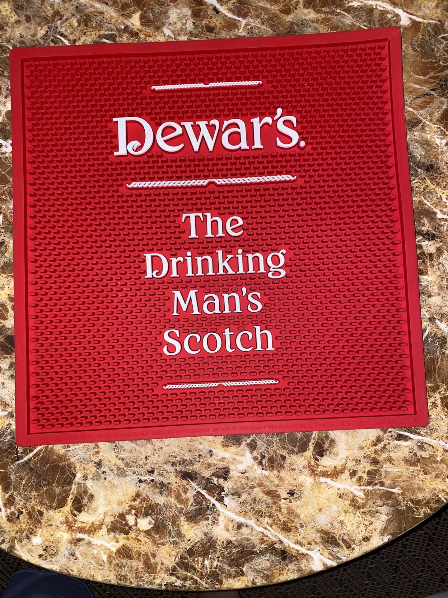 DEWAR'S SCOTCH LARGE RED RUBBER BAR TOP MAT 16 3/4 SQUARE BARTENDER DRINK SPILL