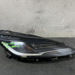2024-2025 TESLA MODEL 3 RIGHT HEADLIGHT OEM USED #9194