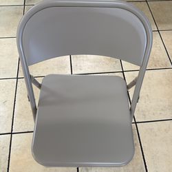 6 Foldable chairs