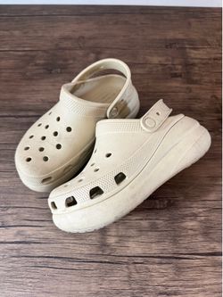Crocs Platforms (Size 4M, 6W)