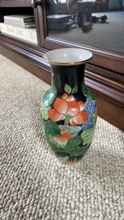 Hand painted porcelain vase gold rim