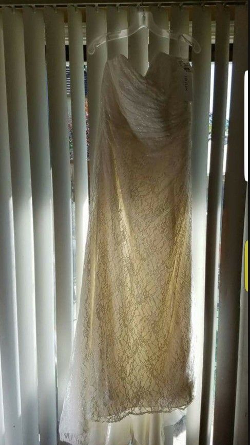 Wedding dress