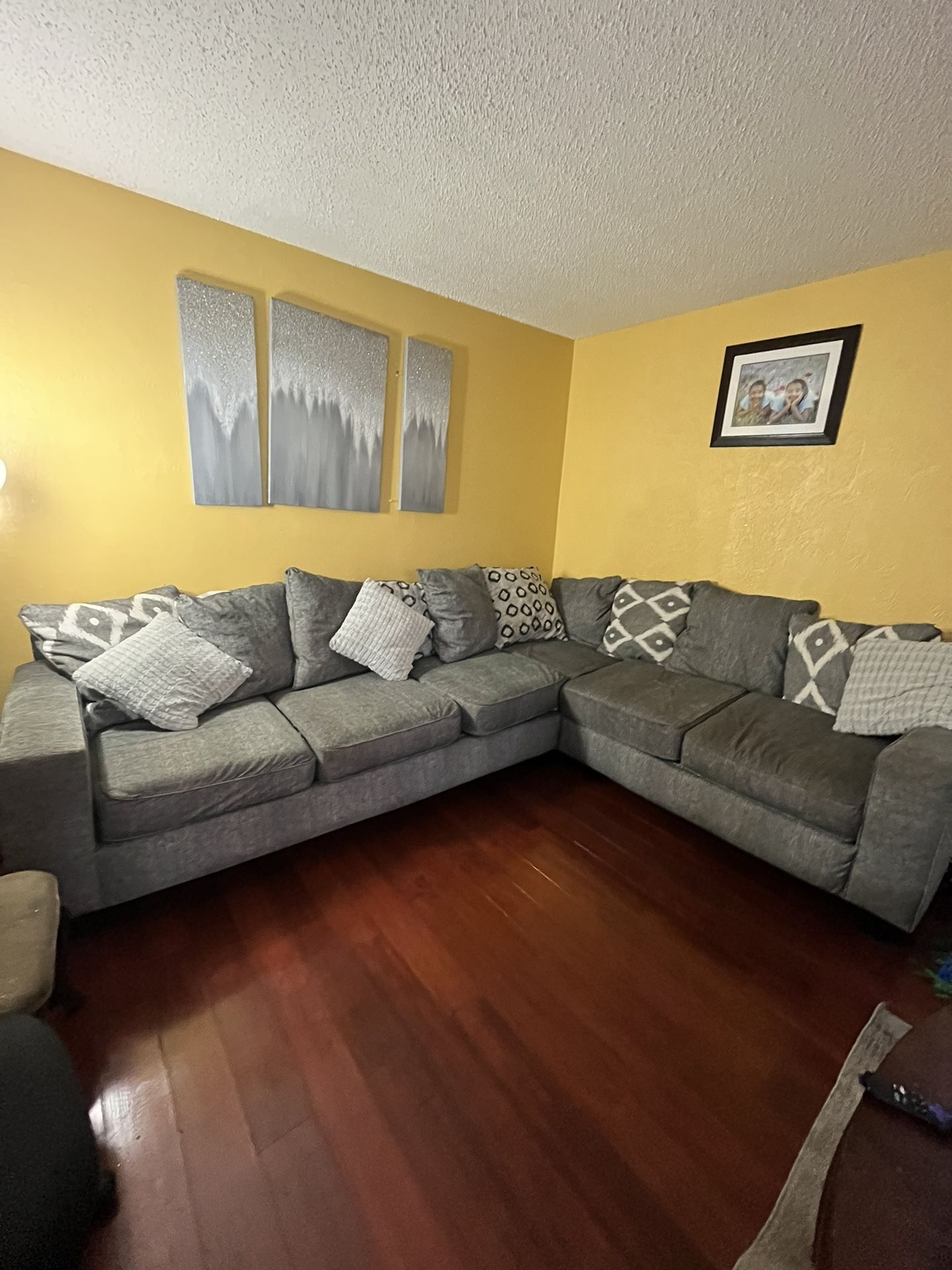 SECTIONAL SOFA