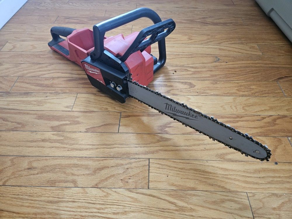 Milwaukee Chainsaw