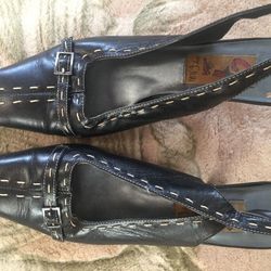 BLACK LEATHER HEELS 