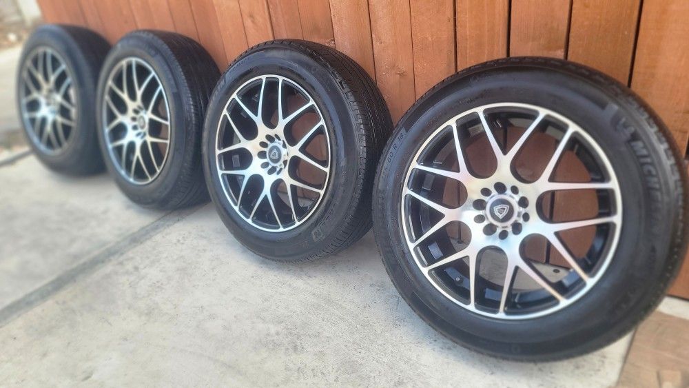 Rines 18 d 5 hoyos universales para rav4 Honda nissan murano  roge cra y muchos mas