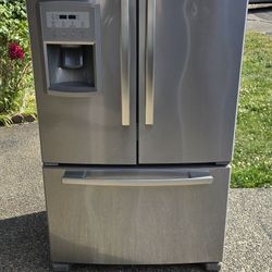 Whirlpool Fridge Size 36w 27d 69h) I Can Help You With Free Delivery Within 10 Miles Distance 